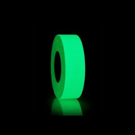 Cinta antideslizante fluorescente 24mm x 18 metros, para mayor seguridad en zonas visibles, disponible en Fullcintas Chile.